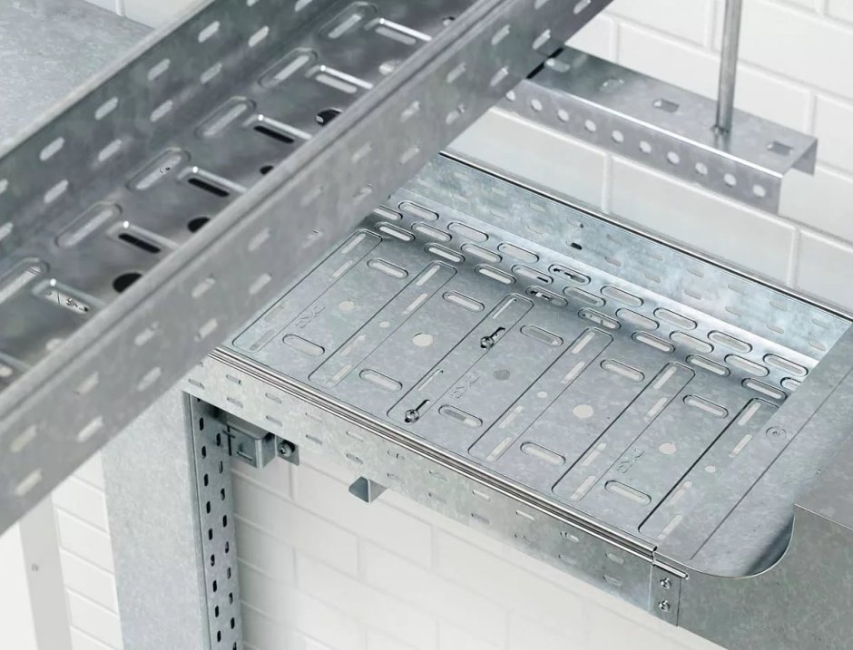 Лоток перфорированный 50х100х3000 IEK