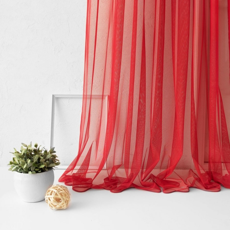 Красная тюль