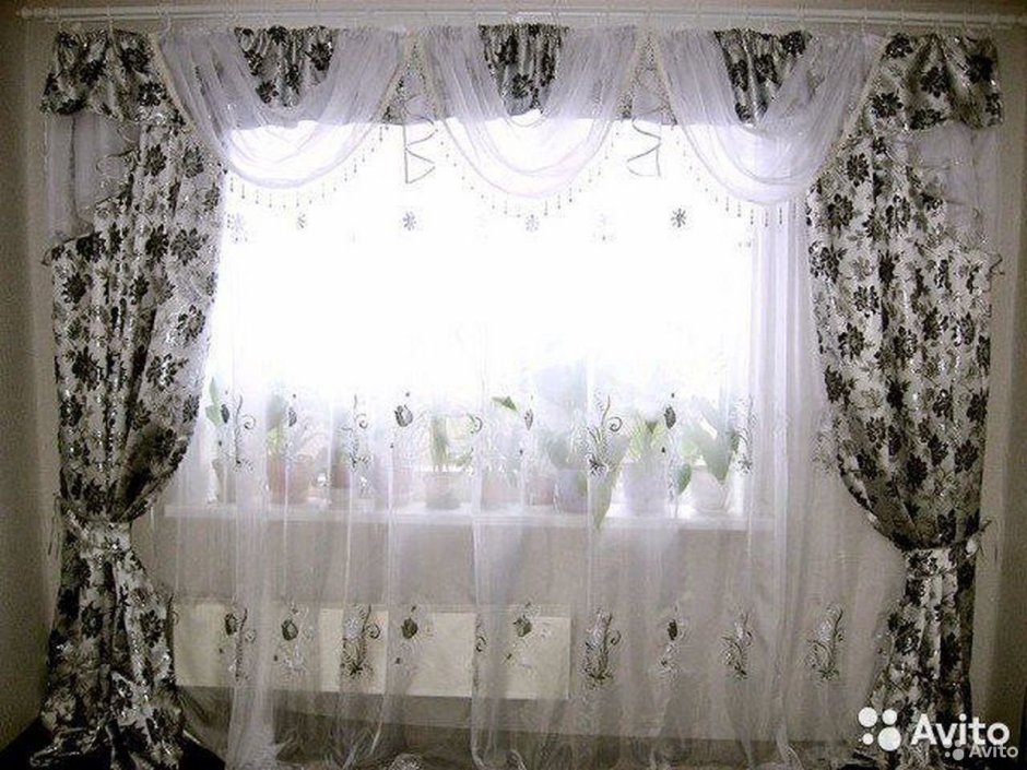 Красная тюль на кухню