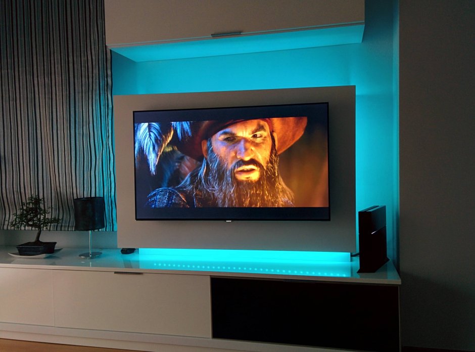 Телевизор самсунг с подсветкой Ambilight