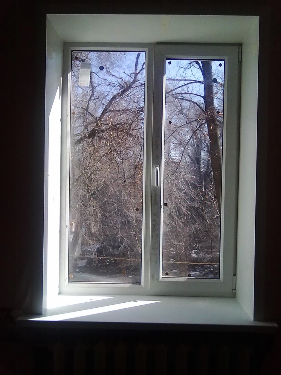 Двустворчатое окно