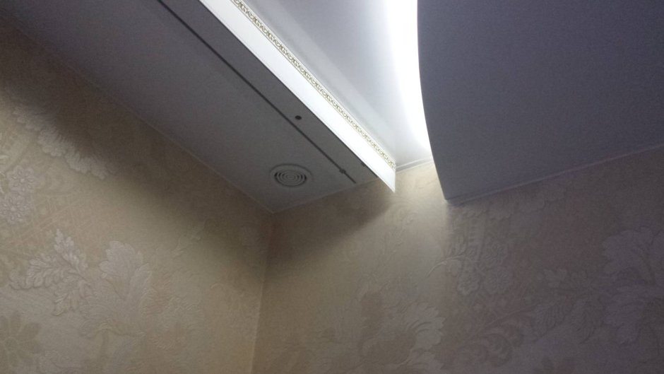 Вентиляционное отверстие в натяжном потолке 50 мм