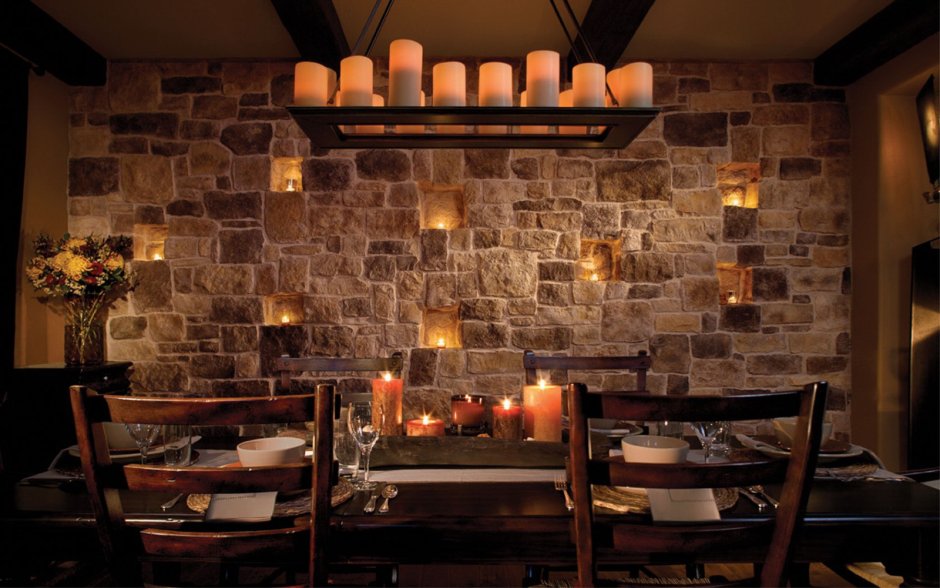 Каменная стена в интерьере