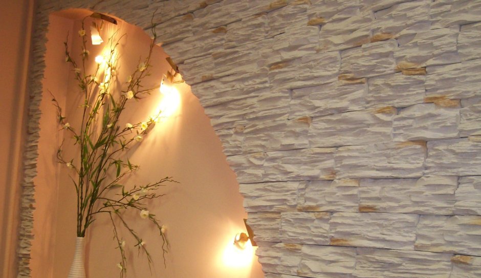 Декор стен декоративным камнем