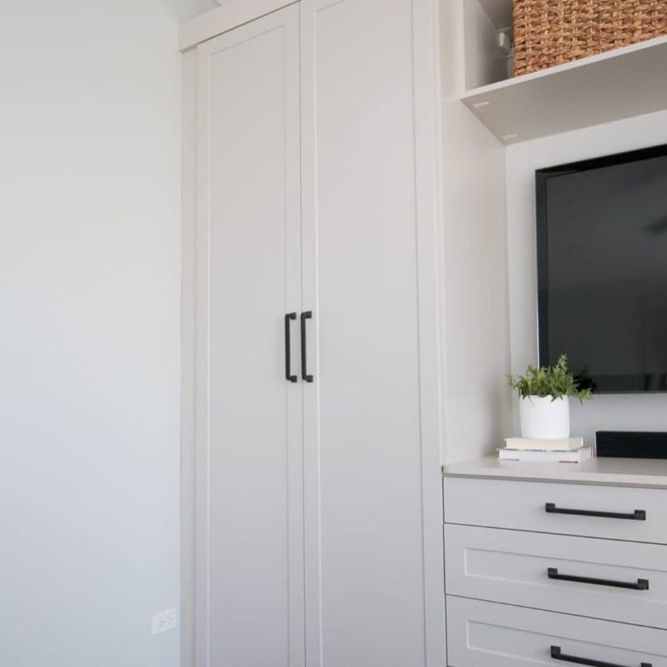 Шкаф с комодом в спальню