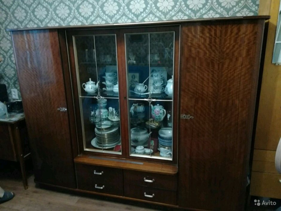 Сервант Хельга