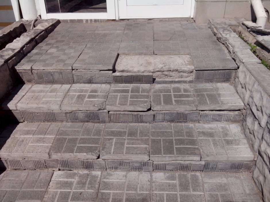 Полимерпесчаная плитка на крыльцо