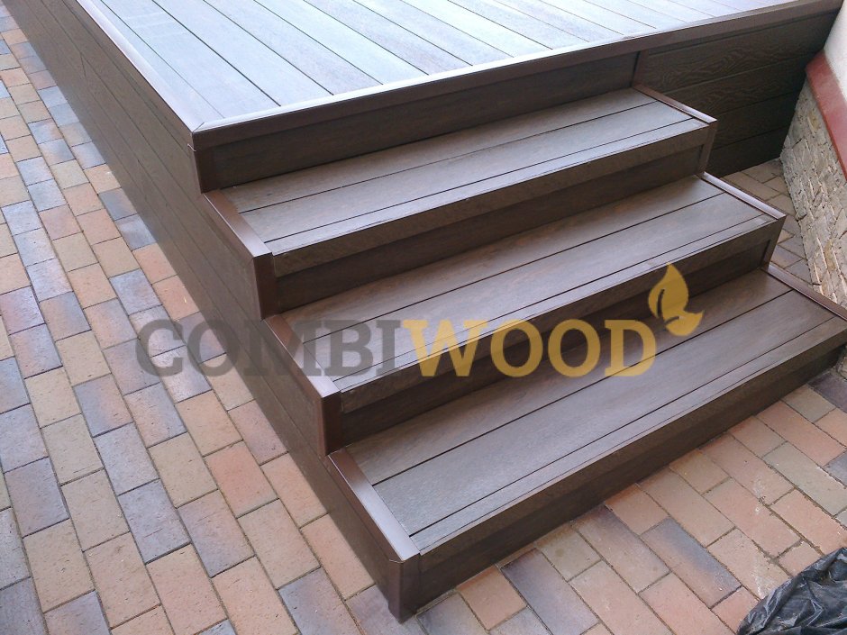 Проступь большая резиновая, 1100х305х110 мм, цвет черный