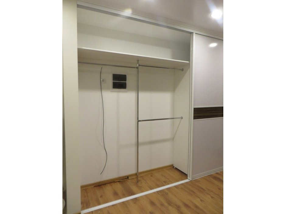 Шкаф-купе встраиваемый без задней стенки