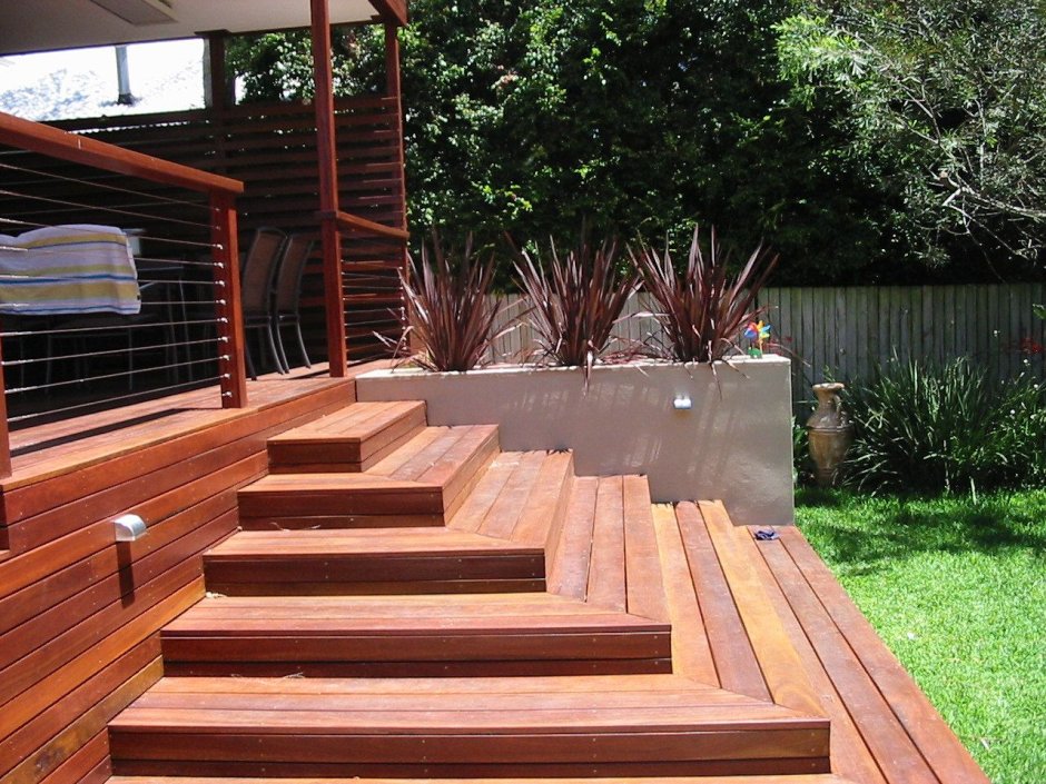 Ступеньки на веранду