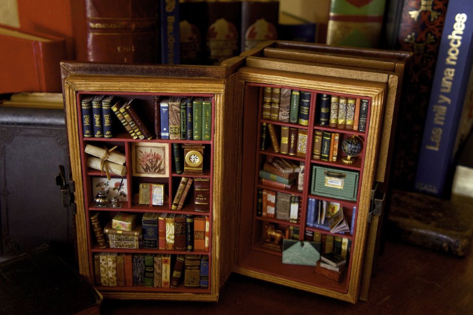 Игрушечный шкаф с 3 пустыми полками