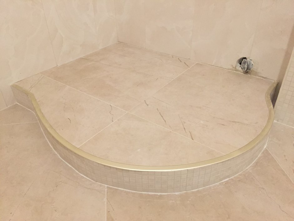 Душевой подиум из плитки