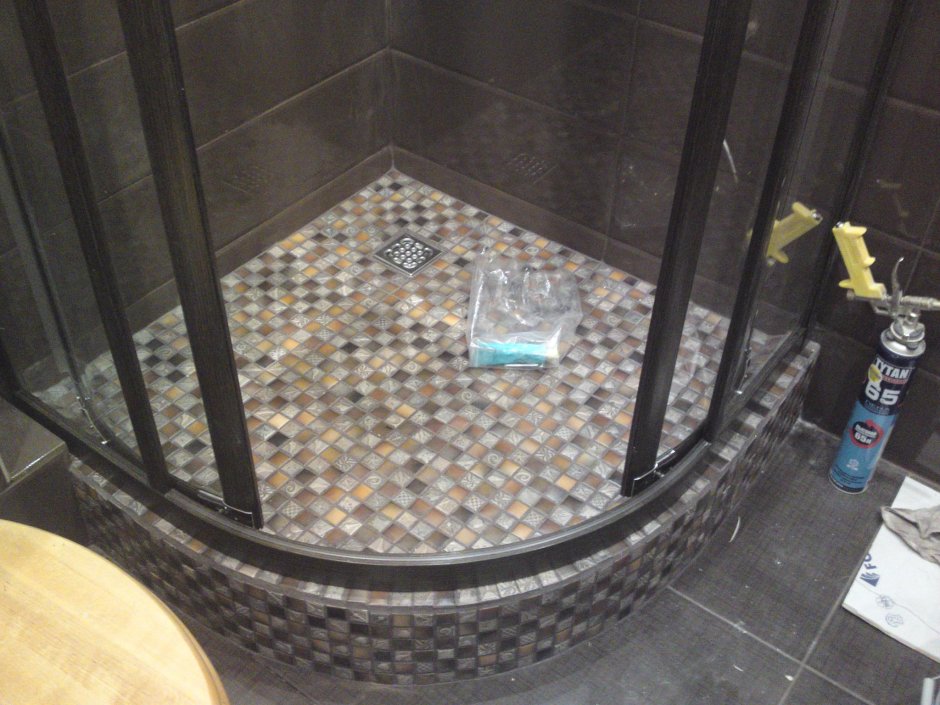 Душевые поддоны из мозаики