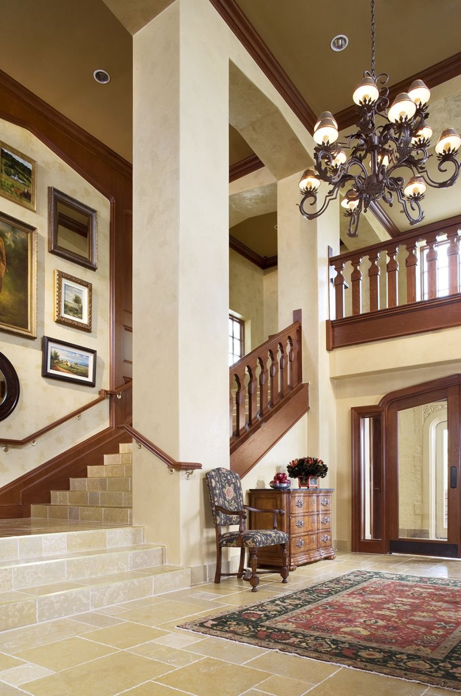 Отделка лестницы в частном доме