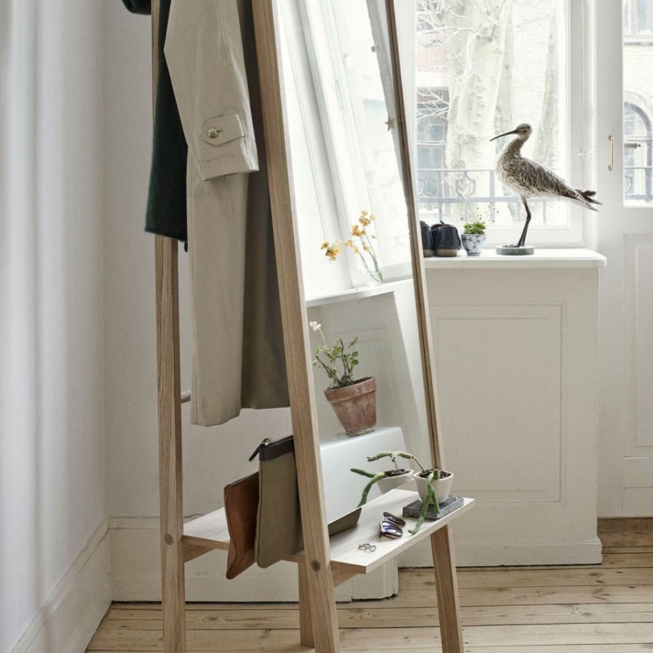 Зеркало с вешалкой напольное