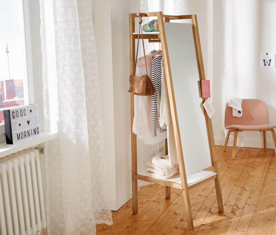 Прихожая с зеркалом в полный рост