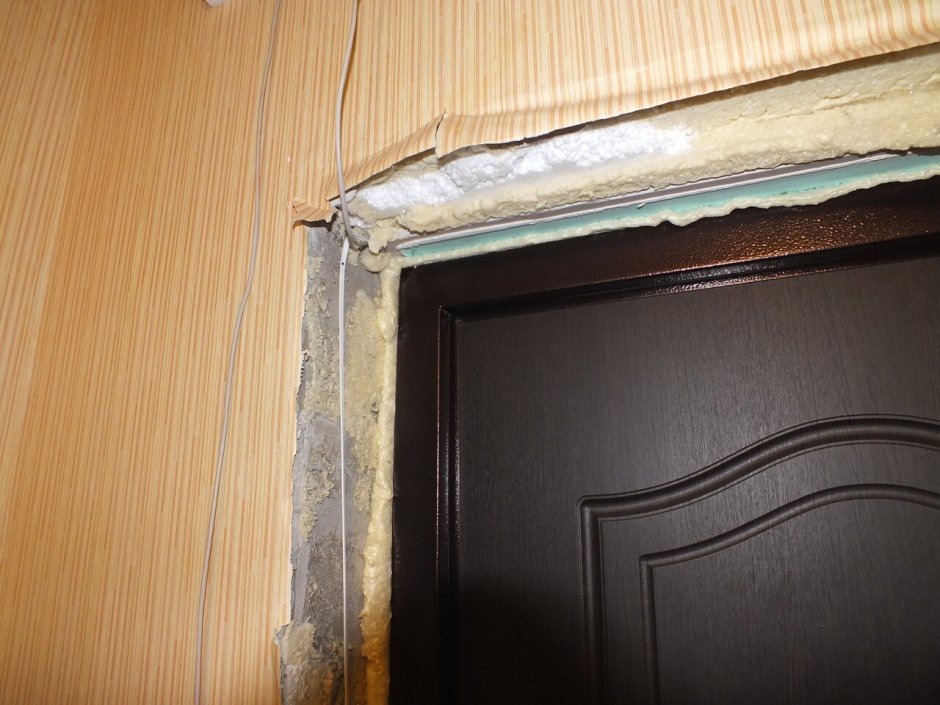 Обналичка вокруг двери