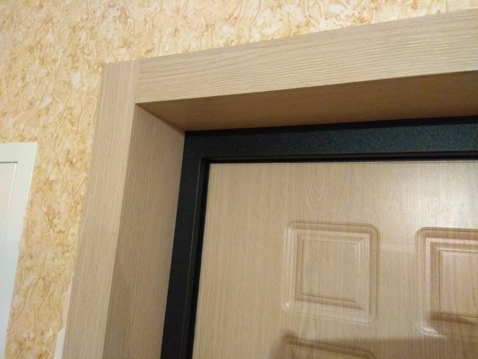 Отделка дверных откосов доборами