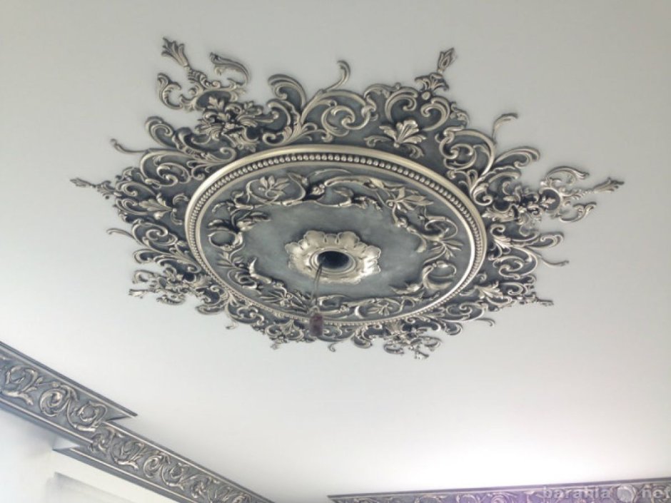 Лепка под люстру на потолок