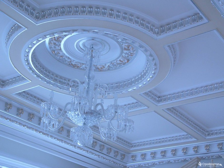 Потолки из лепнины