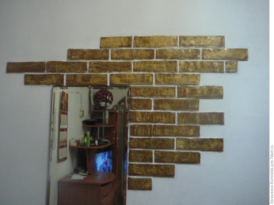 Отделка стен подручными материалами