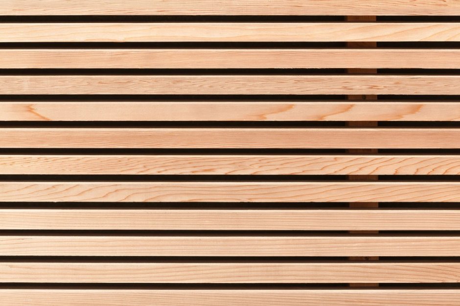 Светлые деревянные рейки