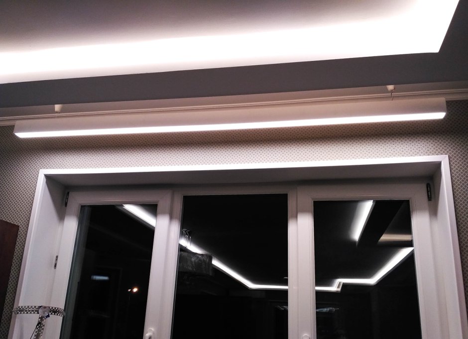 Неоновое окно