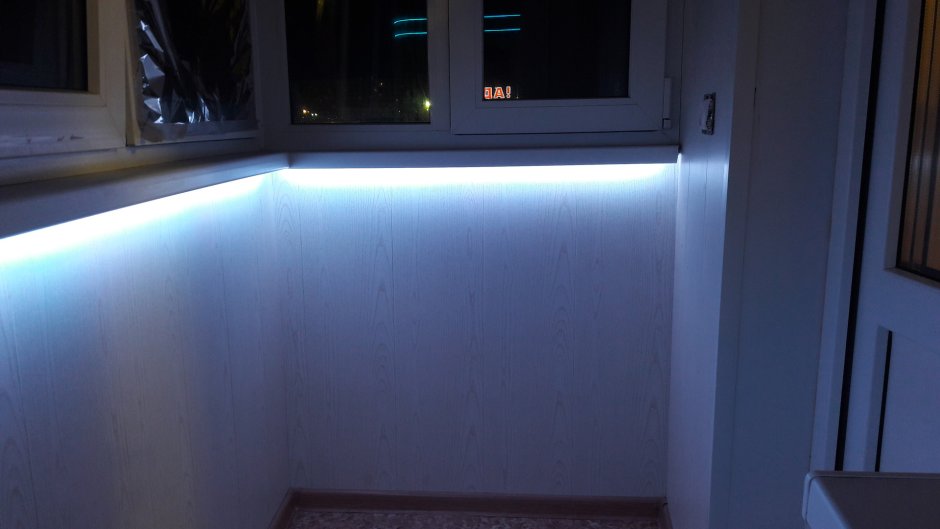 Светодиодная подсветка на балконе