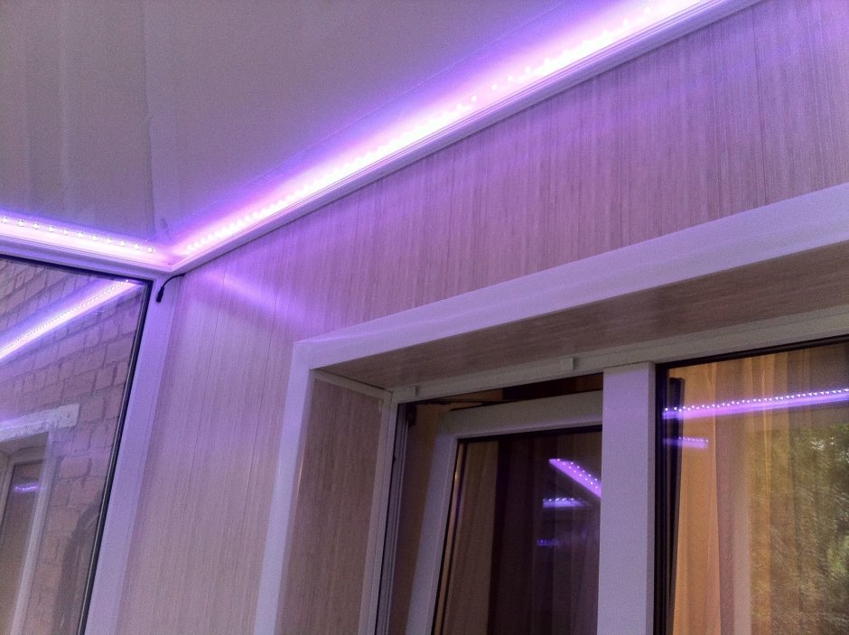 Светодиодная лента в комнате