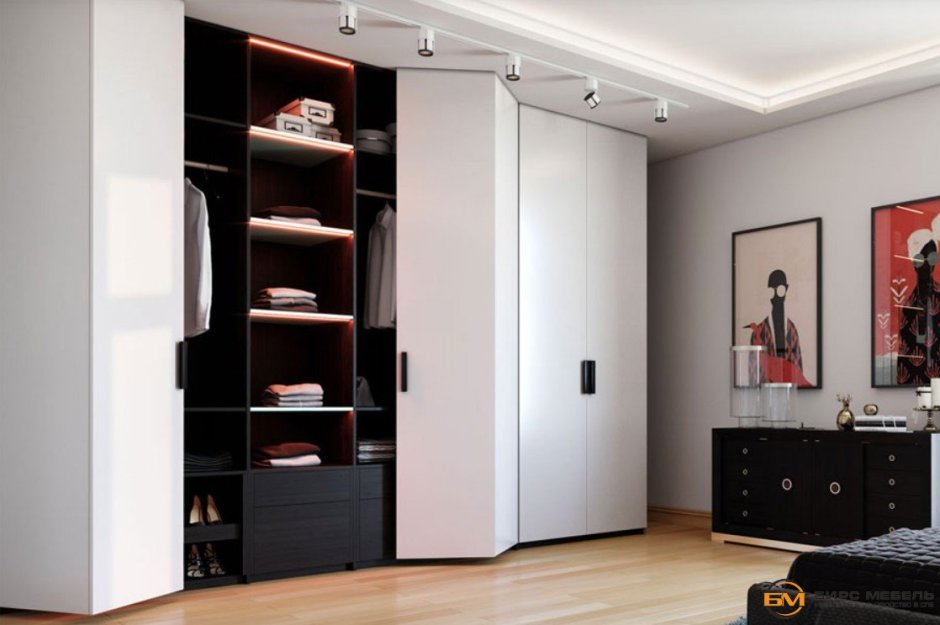 Шкаф в спальню со складными дверями