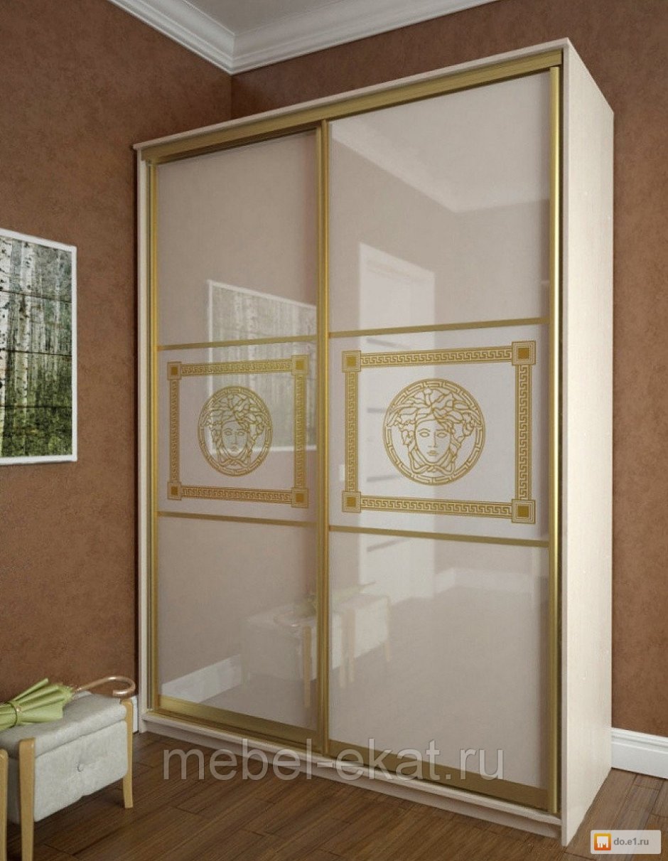 Шкаф с бевелсами