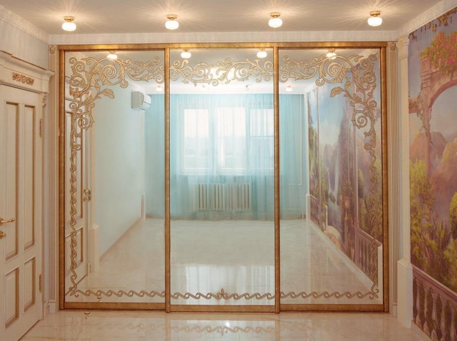 Классический шкаф купе