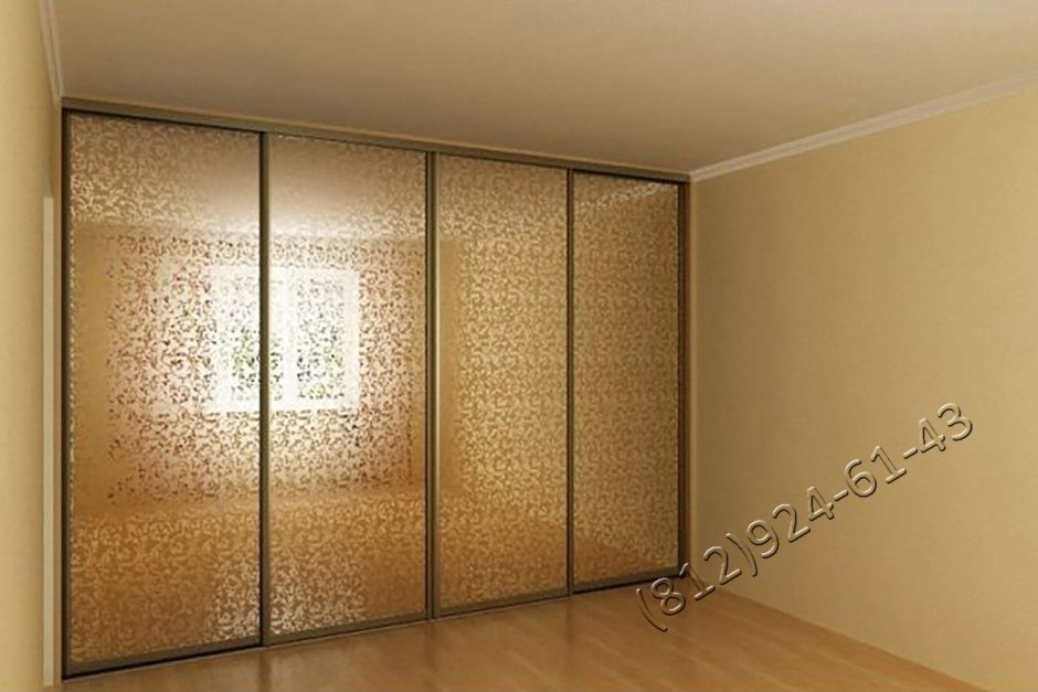 Встроенный шкаф-купе в спальню с зеркалом