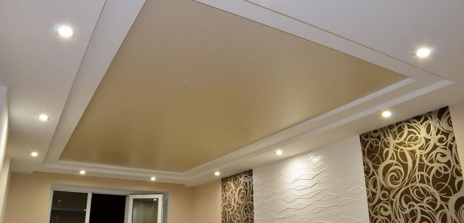 Бежевый натяжной потолок