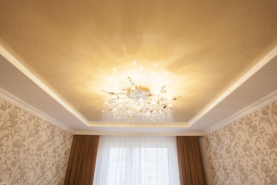 Натяжной потолок матовый под лен