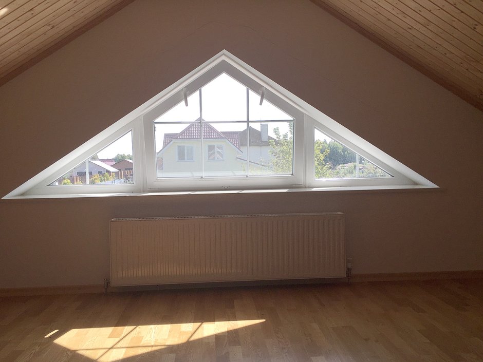 Треугольные пластиковые окна