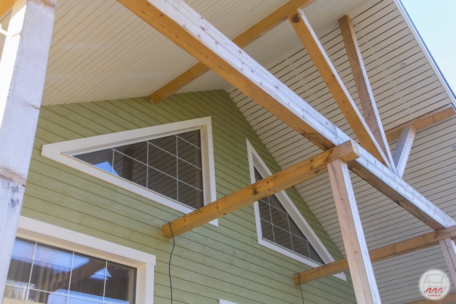 Стеклянный фронтон