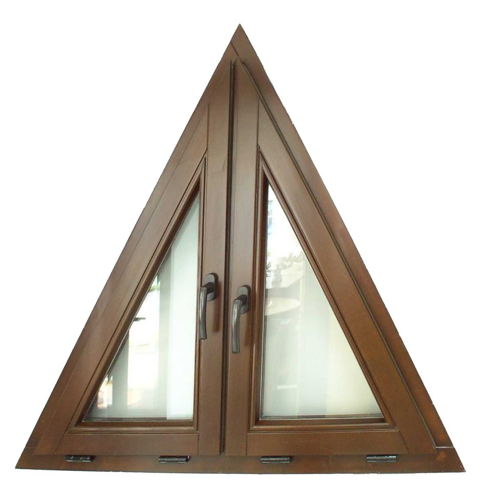 Треугольные окна на фронтоне