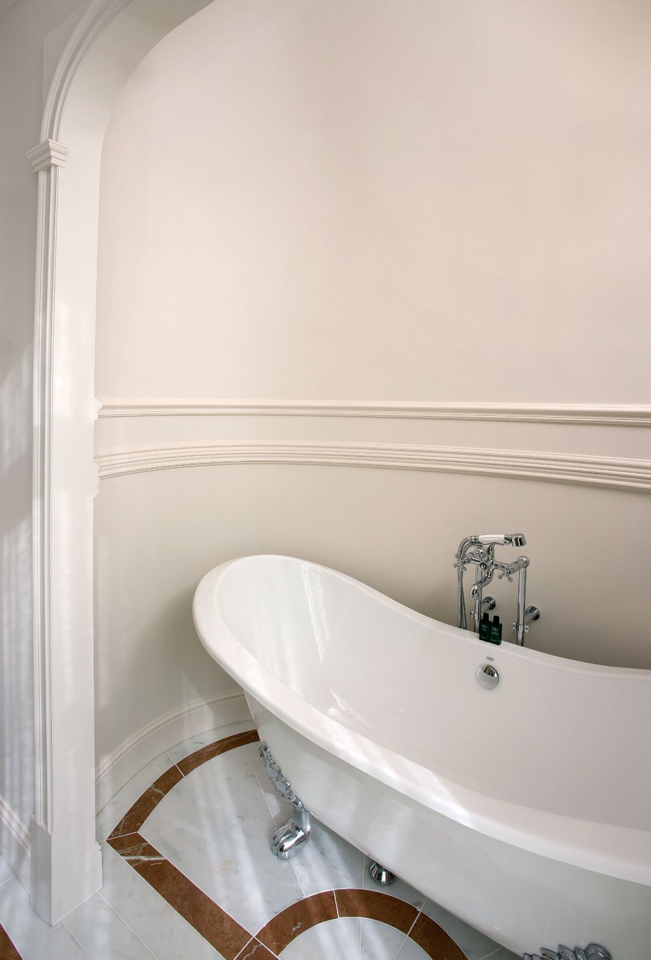 Плинтус для пластиковых панелей на потолок