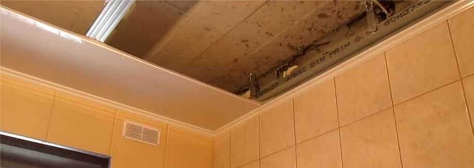 Потолочный карниз в ванной комнате