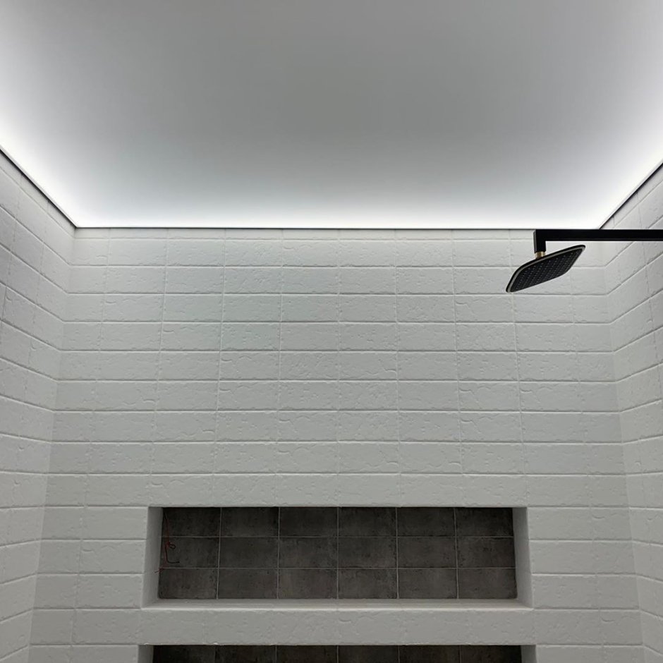 Ванная с молдингами