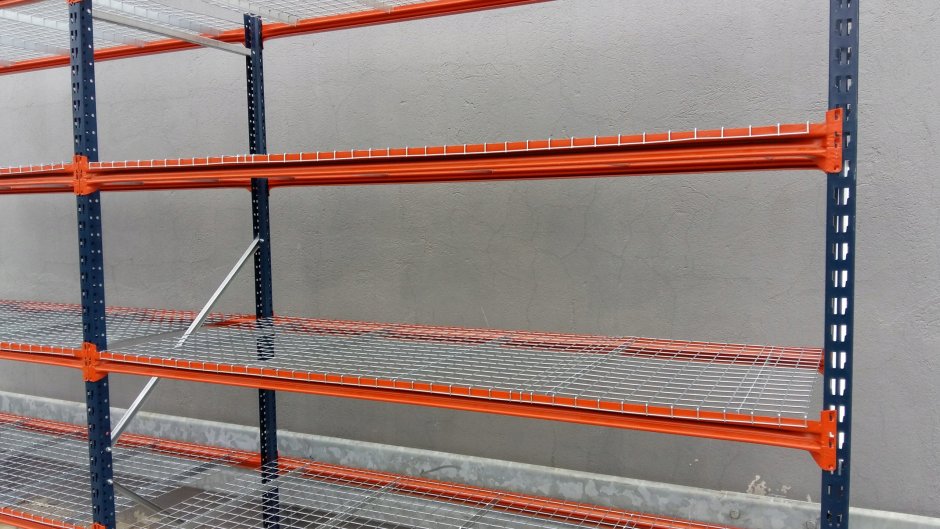 Стеллаж для инструментов