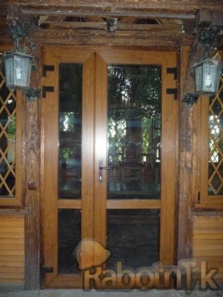 Дверь ПВХ входная золотой дуб