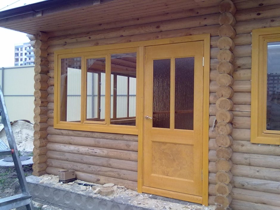 Распашные двери на веранду