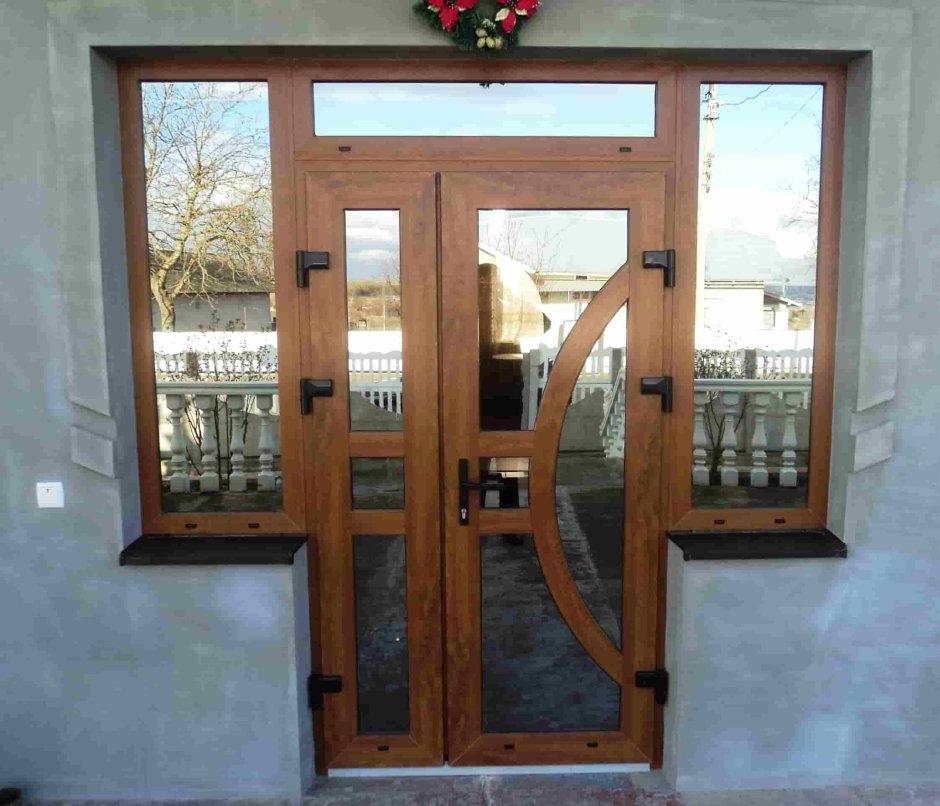 Дверь стеклопакет входная