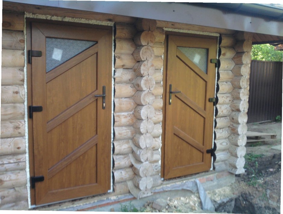 Коричневые пластиковые окна