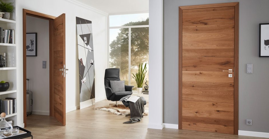 Пластиковая входная дверь в дом