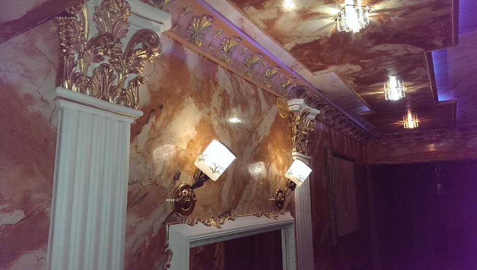 Мраморный потолок