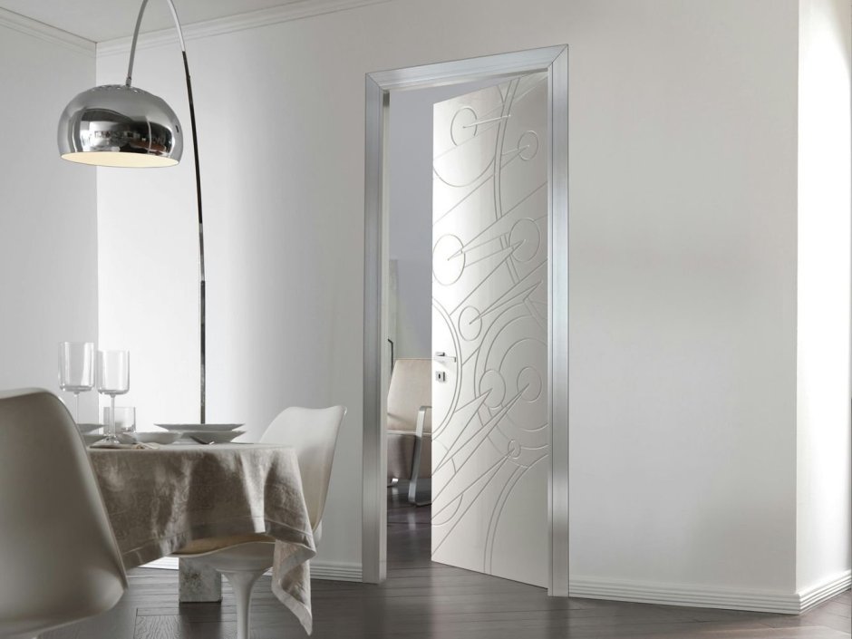 Белые стеклянные двери межкомнатные