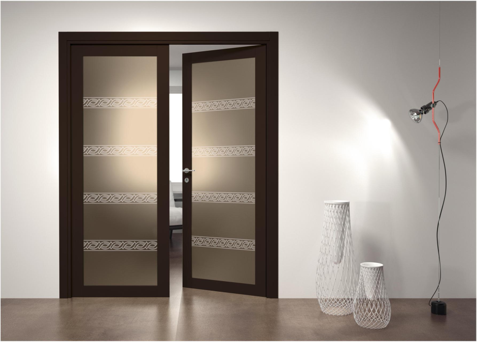 Современные двери со стеклом